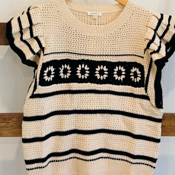 Crotchet Flutter Sleeve Top - Picture 3 of 3